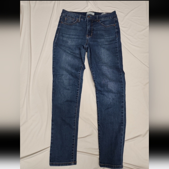 Jessica Simpson Denim - Jessica Simpson Women's size 6 skinny jeans #702